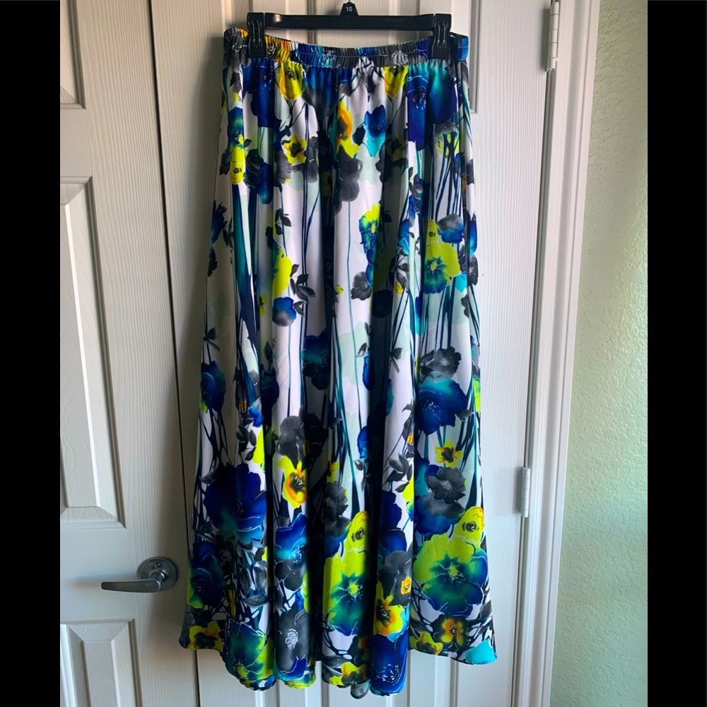 Cupio Floral A-line Maxi skirt size M